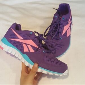 NWOT Reebok Womens Realflex Sneakers Sz 6